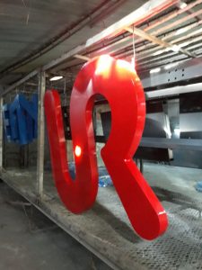 Xưởng gia công chữ inox, tôn sơn tĩnh điện giá rẻ Hồ Chí Minh